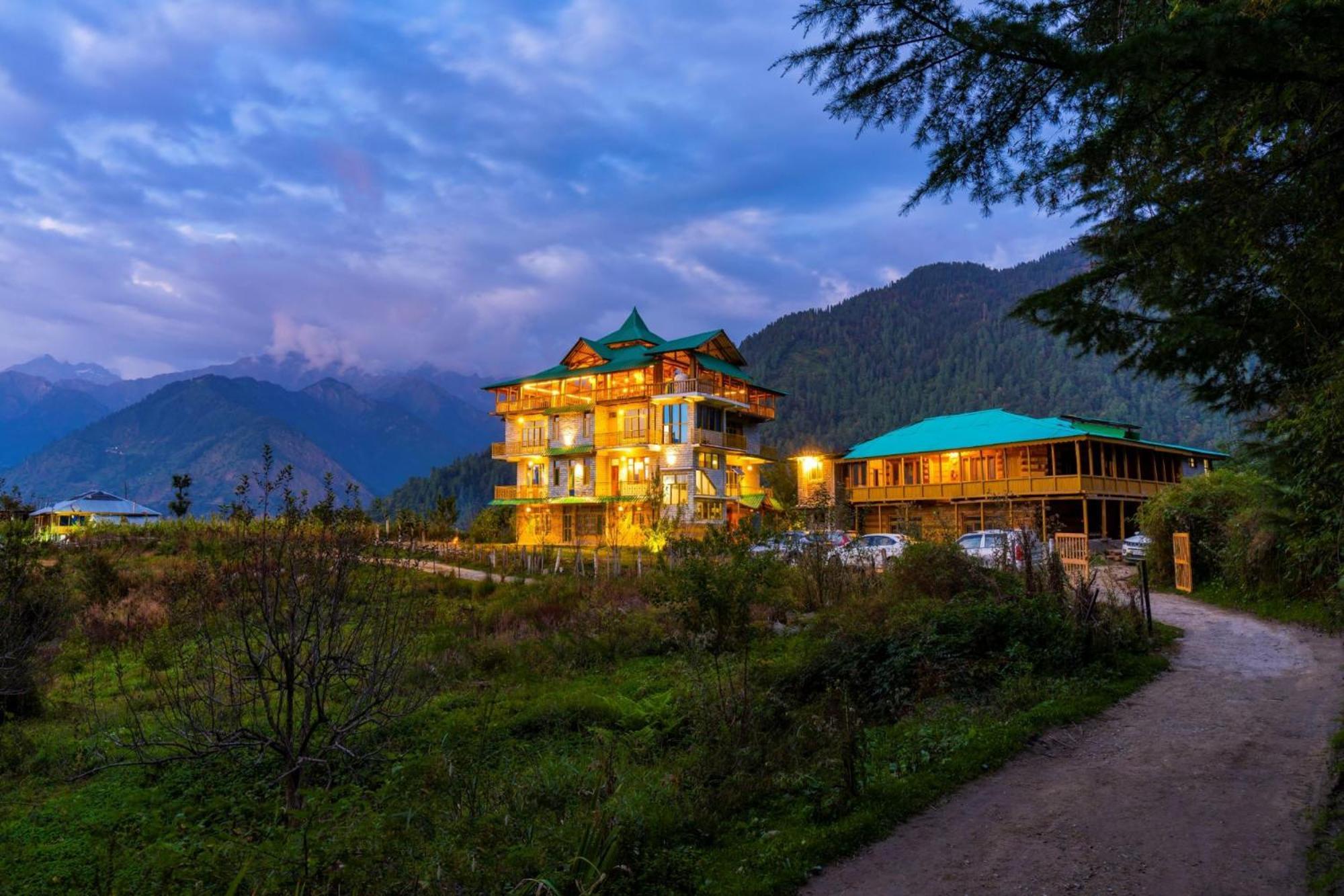 Zostel Shangarh, Kullu Sainj Buitenkant foto